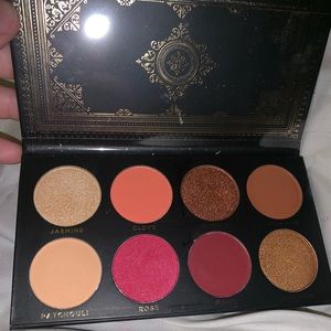 ACE BEAUTE GRANDIOSE EYESHADOW PALLETE
